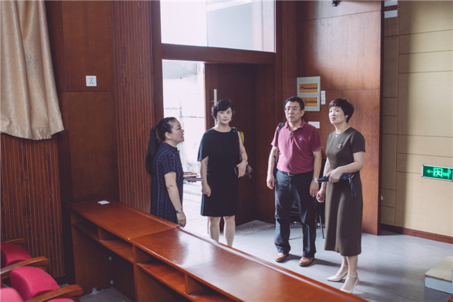 化學(xué)工業(yè)職業(yè)技能鑒定指導(dǎo)中心劉主任蒞臨錦鵬做指導(dǎo)工作(圖17)