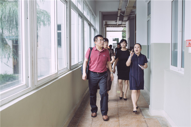 化學(xué)工業(yè)職業(yè)技能鑒定指導(dǎo)中心劉主任蒞臨錦鵬做指導(dǎo)工作(圖18)