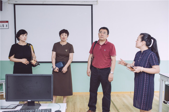 化學(xué)工業(yè)職業(yè)技能鑒定指導(dǎo)中心劉主任蒞臨錦鵬做指導(dǎo)工作(圖19)