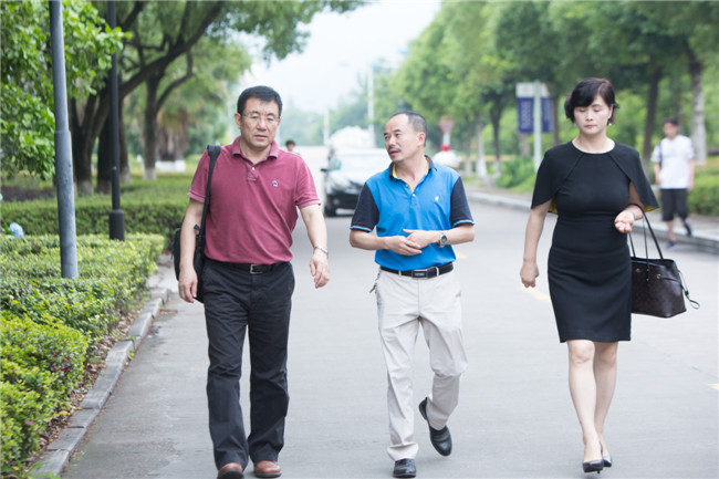 化學(xué)工業(yè)職業(yè)技能鑒定指導(dǎo)中心劉主任蒞臨錦鵬做指導(dǎo)工作(圖24)