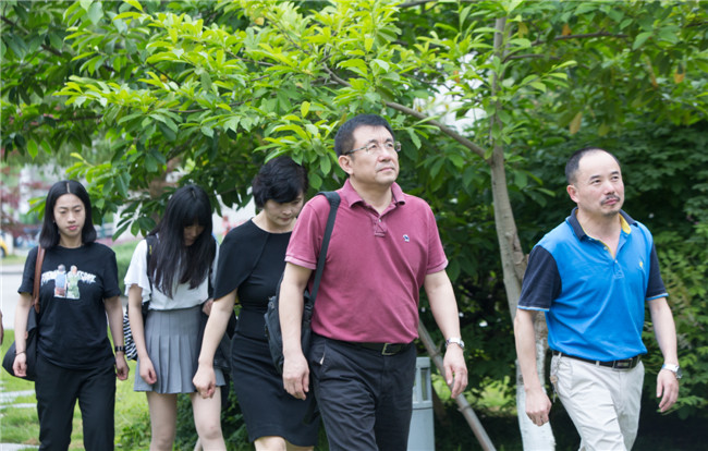 化學(xué)工業(yè)職業(yè)技能鑒定指導(dǎo)中心劉主任蒞臨錦鵬做指導(dǎo)工作(圖25)